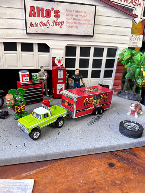 楽天市場】オートワールド ラットフィンク エンクローズドトレーラー