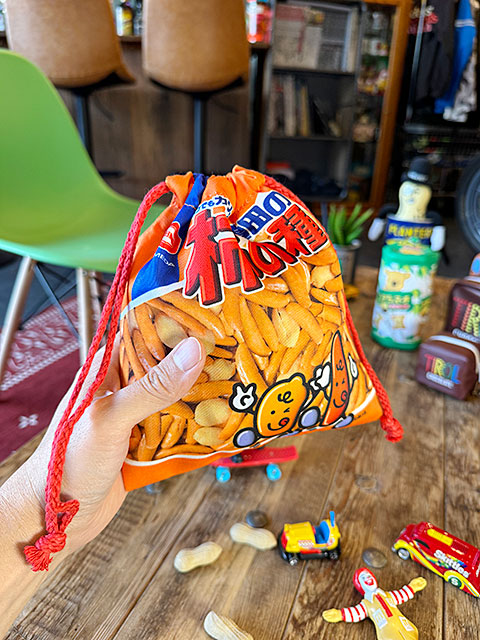 楽天市場】駄菓子屋シリーズ お菓子のキンチャク袋 （亀田の柿の種