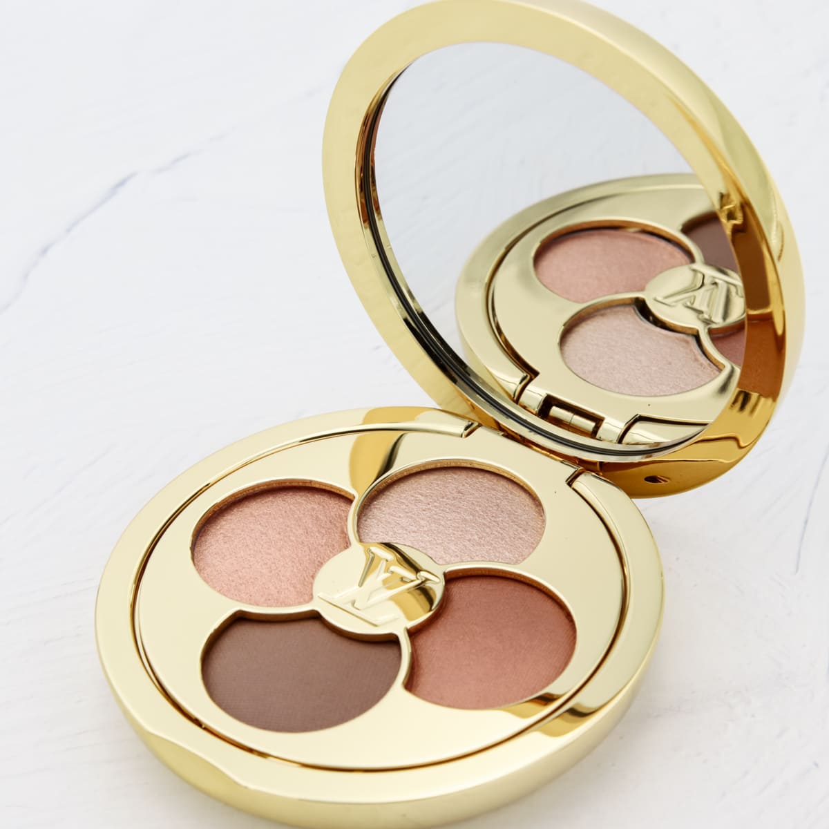 楽天市場】LOUIS VUITTON ルイ・ヴィトン アイシャドウ LV オンブル