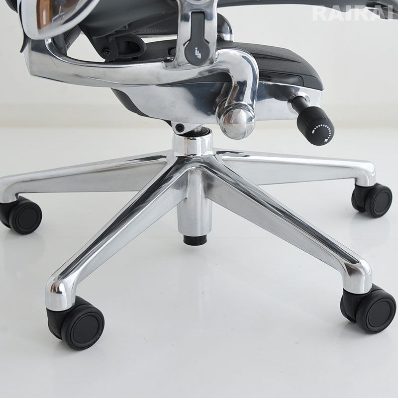 楽天市場】ハーマンミラー アーロンチェア リマスタード カーボン