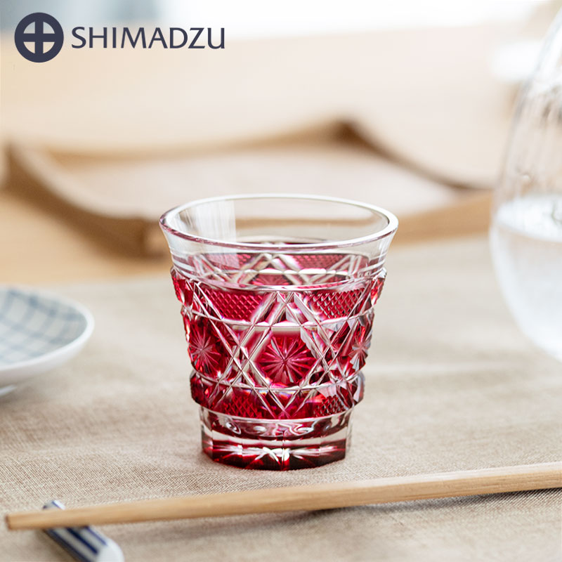 薩摩切子帯留 赤色カットガラス 楕円形 木箱付き 薩摩切子帯留 赤色