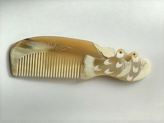 楽天市場】【水牛角の櫛】一つ一つ職人の手作りです 国内検査品 櫛