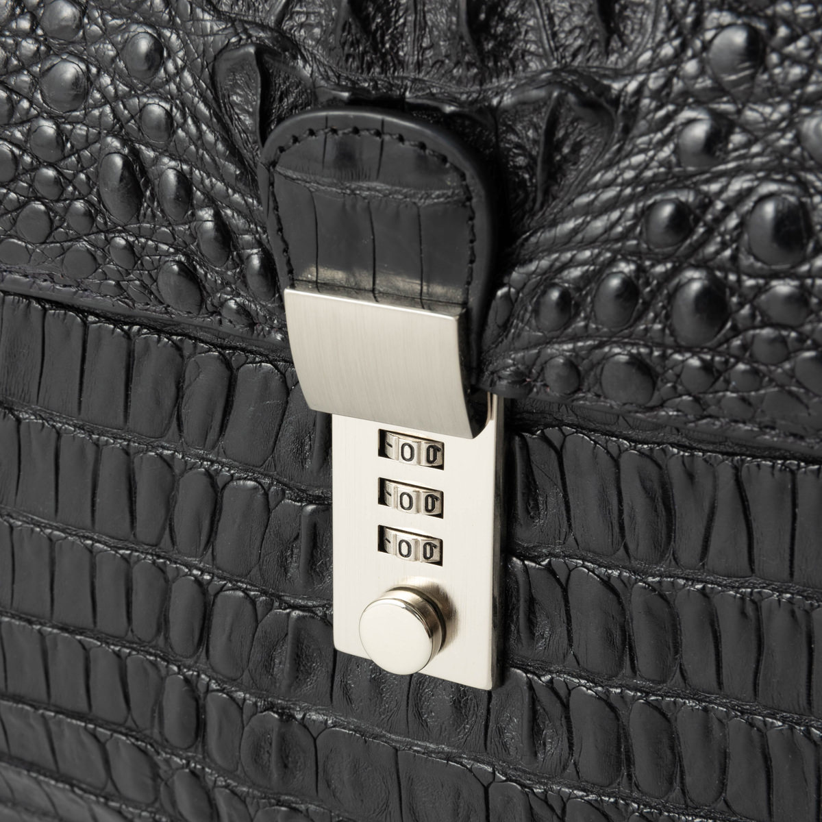 楽天市場】カイマンレザー クロコダイル 鍵付き セカンドバッグ 新作