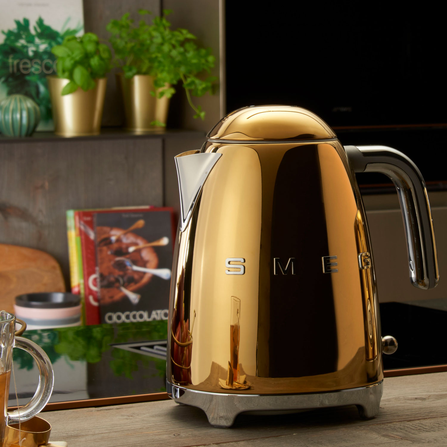 楽天市場】（日本正規販売店）SMEG 電気ケトル 1.7L【ゴールド】KLF03