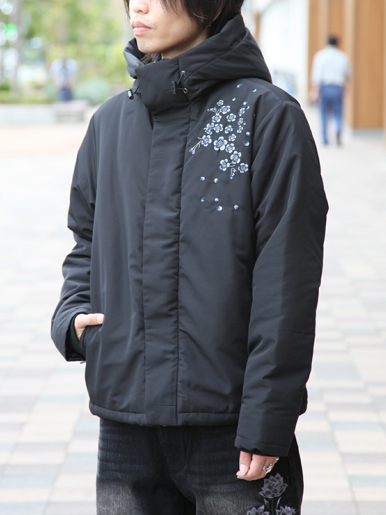 楽天市場】【絡繰魂】冬桜 総刺繍 中綿 ジャケット ｜ 和柄 アウター