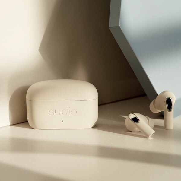 楽天市場】(ワイヤレスイヤホン) SUDIO E3 ホワイト カナル型