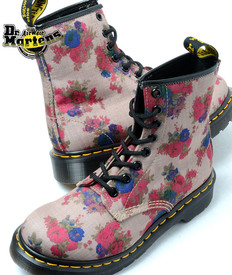 楽天市場】【送料無料】Dr.Martens CASTEL 8HOLE BOOT BEIGE