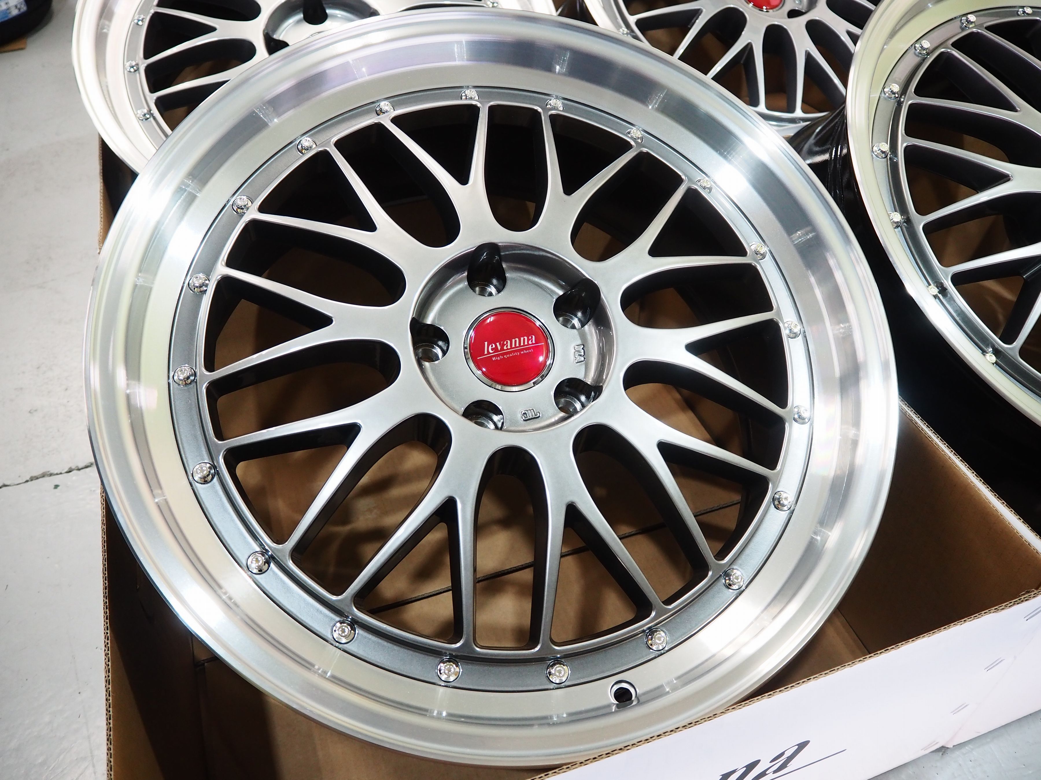 楽天市場】アルファード ヴェルファイアシーマ フーガlevanna V10-EX