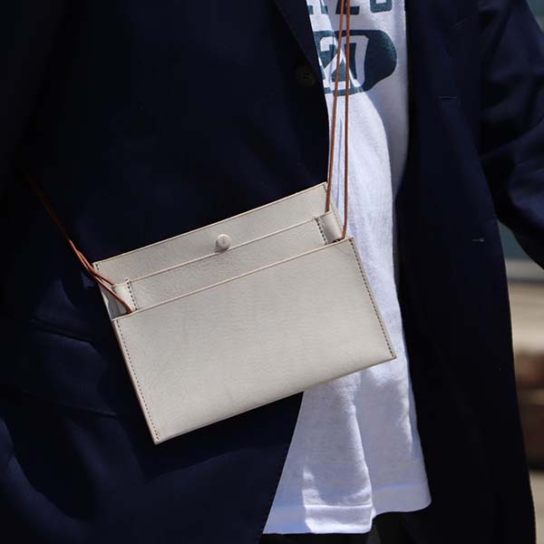 楽天市場】ショルダーポーチ ショルダーバッグ ベルト調整 本革 鞄