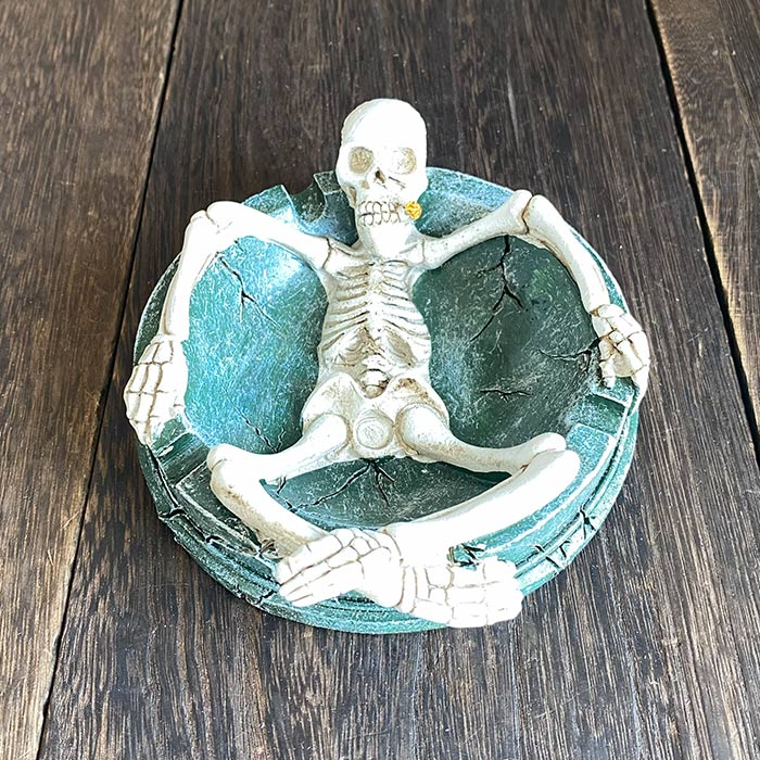 楽天市場】骸骨 ドクロ 灰皿 アシュトレイ スカル 小物入れ 白骨体 骨