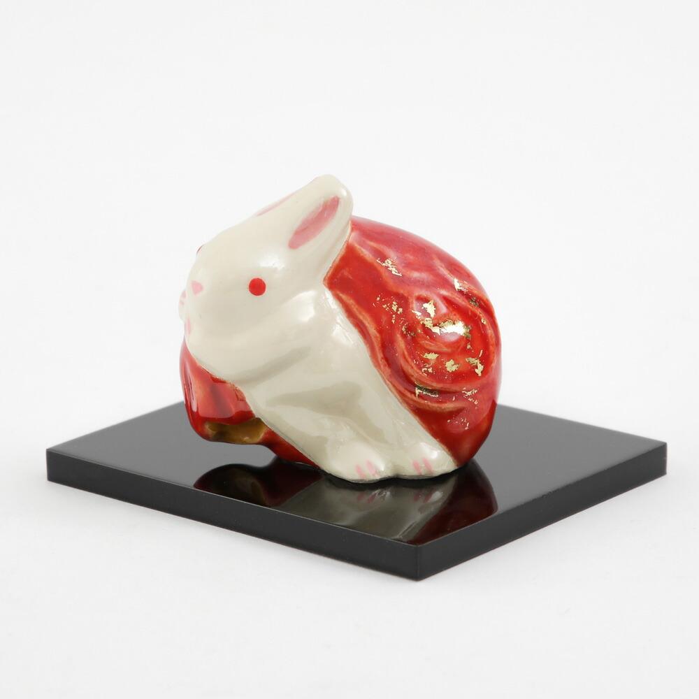 楽天市場】【売切終了】 宝曳うさぎ置物 漆塗敷板付き 化粧箱入り 清水