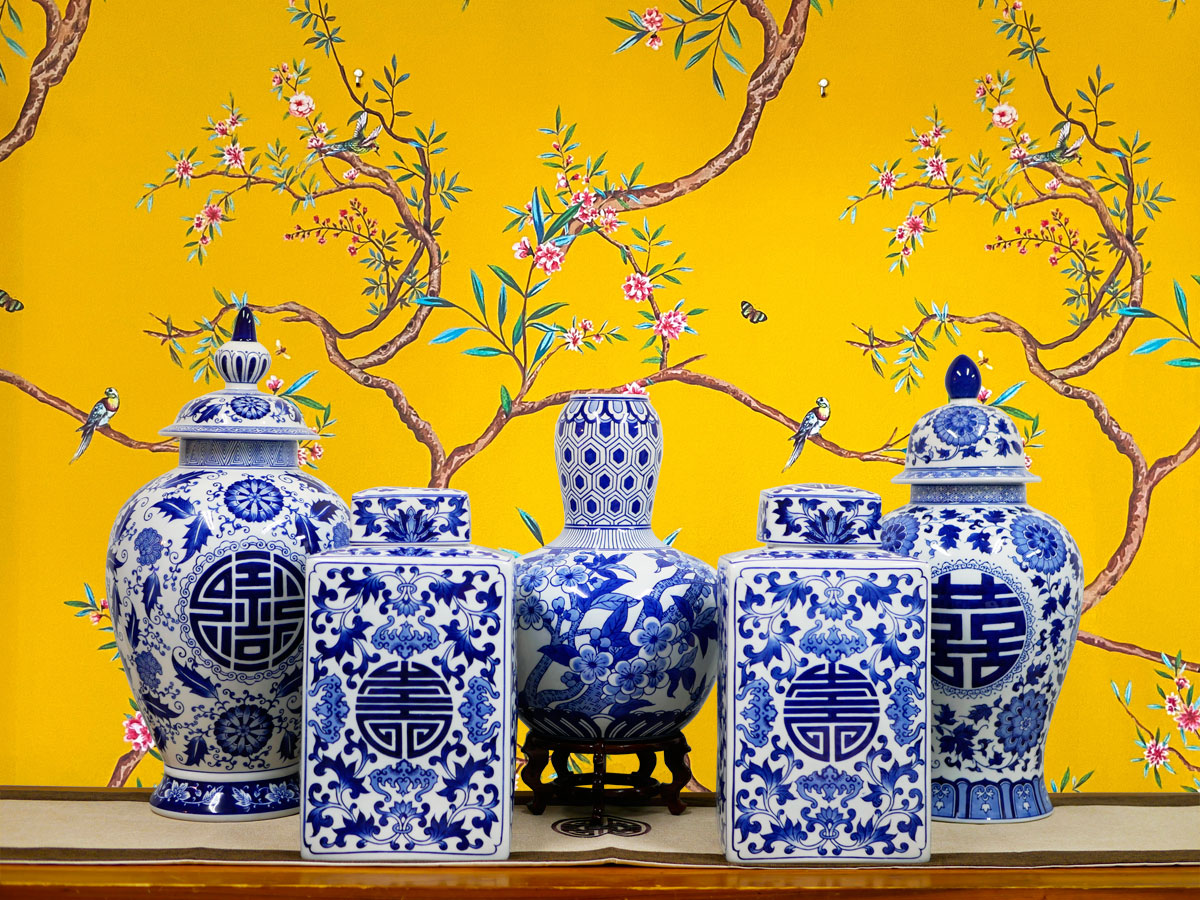 楽天市場】飾り壺 シノワズリ Blue & White 幾何学模様 梅花 青白陶器