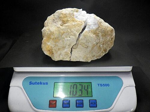 楽天市場】天然水晶 1kg 超特大サイズ ジオード クォーツ 晶洞 水晶