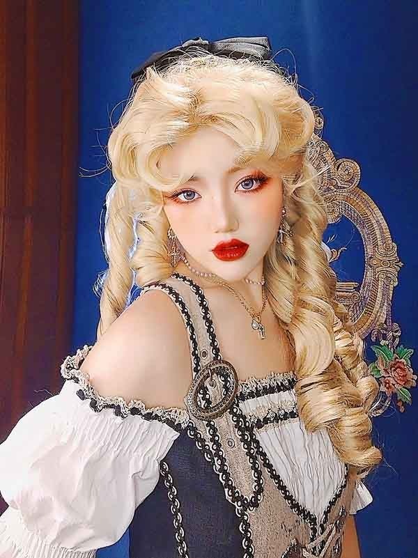 楽天市場】中世の貴族風 金髪 巻き毛 フルウィッグ かつら 女性 長髪