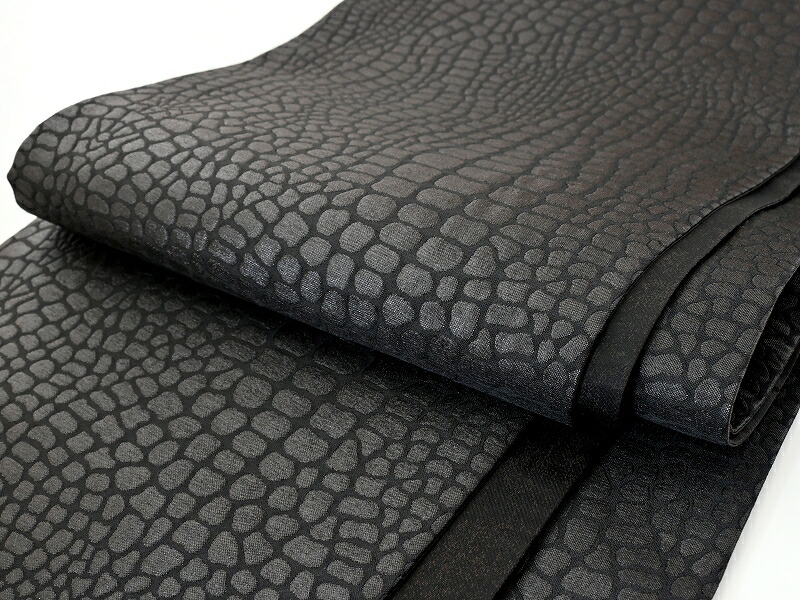 袋帯振袖用・おしゃれ用☆艶やかクロコ風型押モード☆ブラック系 日本