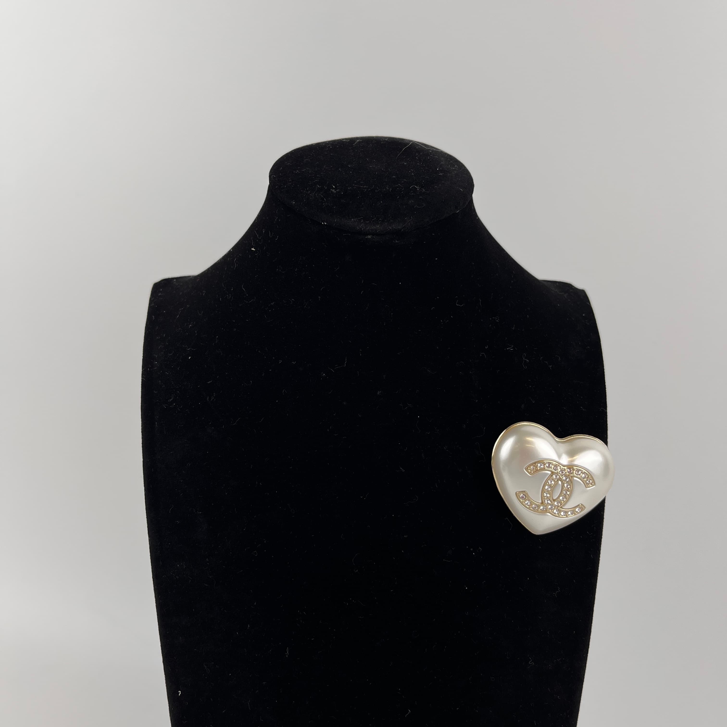 楽天市場】ヴィンテージ シャネル ブローチ（ジュエリー・アクセサリー