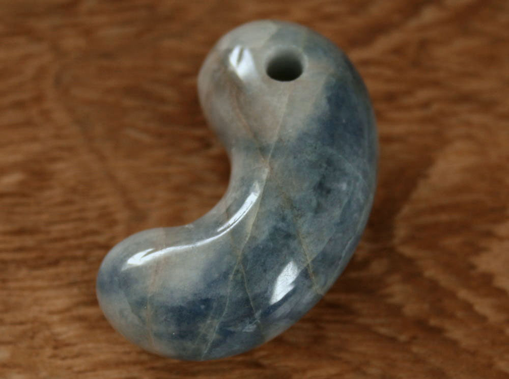 糸魚川翡翠　ヨシオ沢　勾玉　1点のみ‼︎ 糸魚川翡翠 ヨシオ沢 勾玉 1点のみ‼︎ 糸魚川翡翠 ヨシオ沢 勾玉 1点