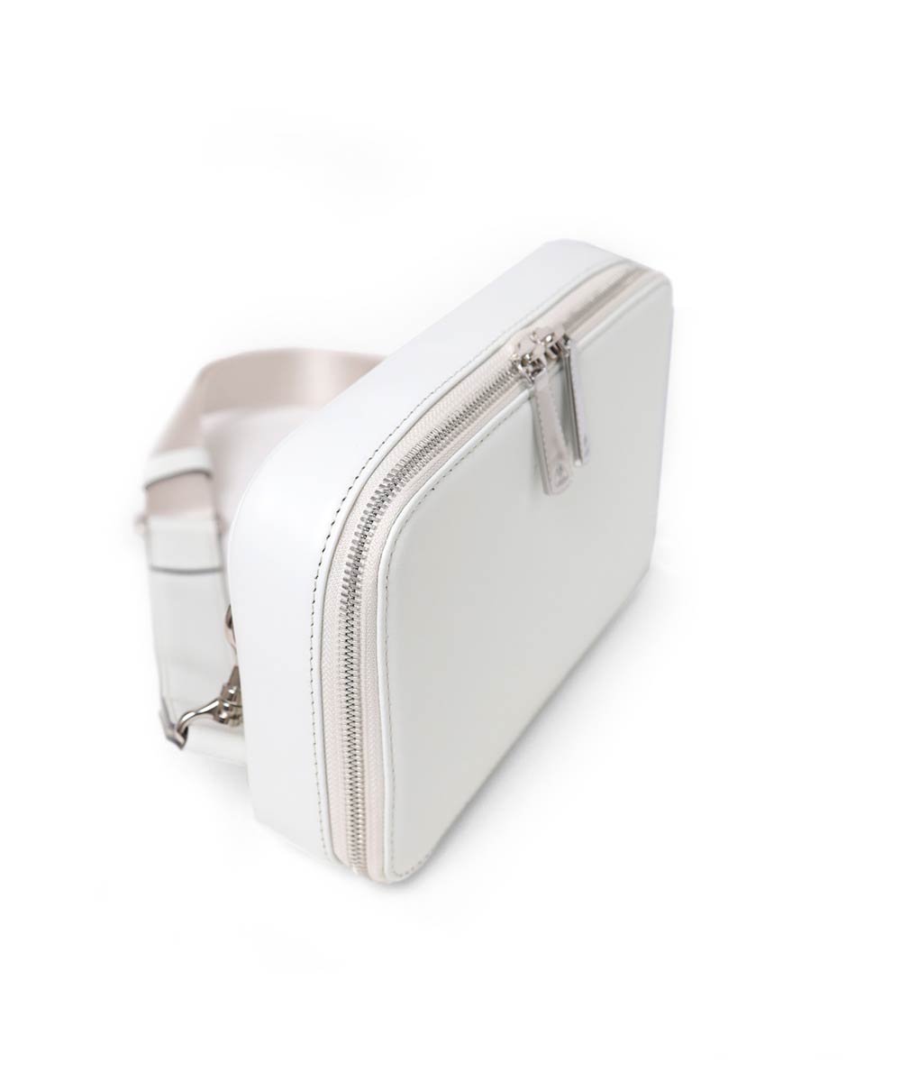 楽天市場】FUJITAKA ミニレザーショルダーバッグ (オーブ) 革 本革