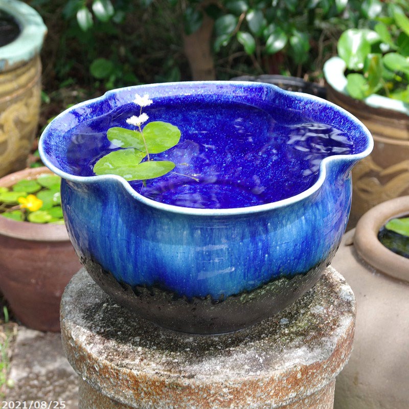 青銅製3脚付き骨董火鉢（底の穴を塞ぎ睡蓮鉢や金魚・メダカ鉢などに