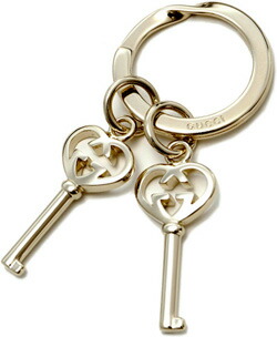 楽天市場】GUCCI グッチ ロゴ刻印キーリング鍵チャーム ライトゴールド