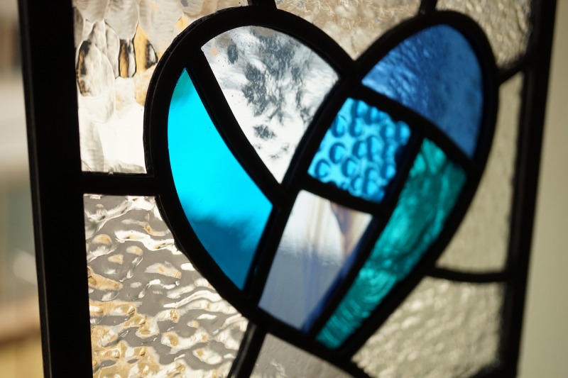 楽天市場】ステンドグラス パネル 住宅用 パッチワークハート ブルー