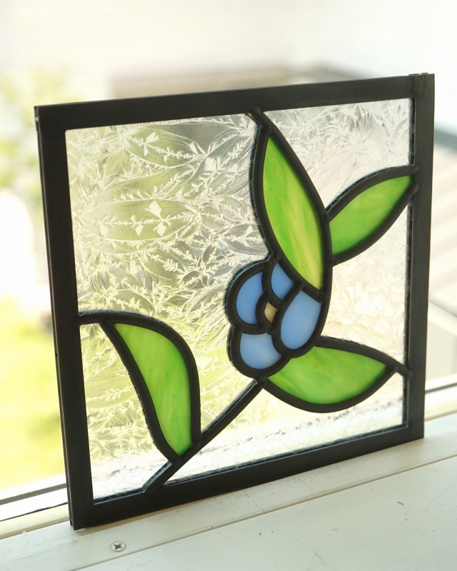 楽天市場】ステンドグラス パネル 住宅用 葉っぱと花 右 ブルー 18cm