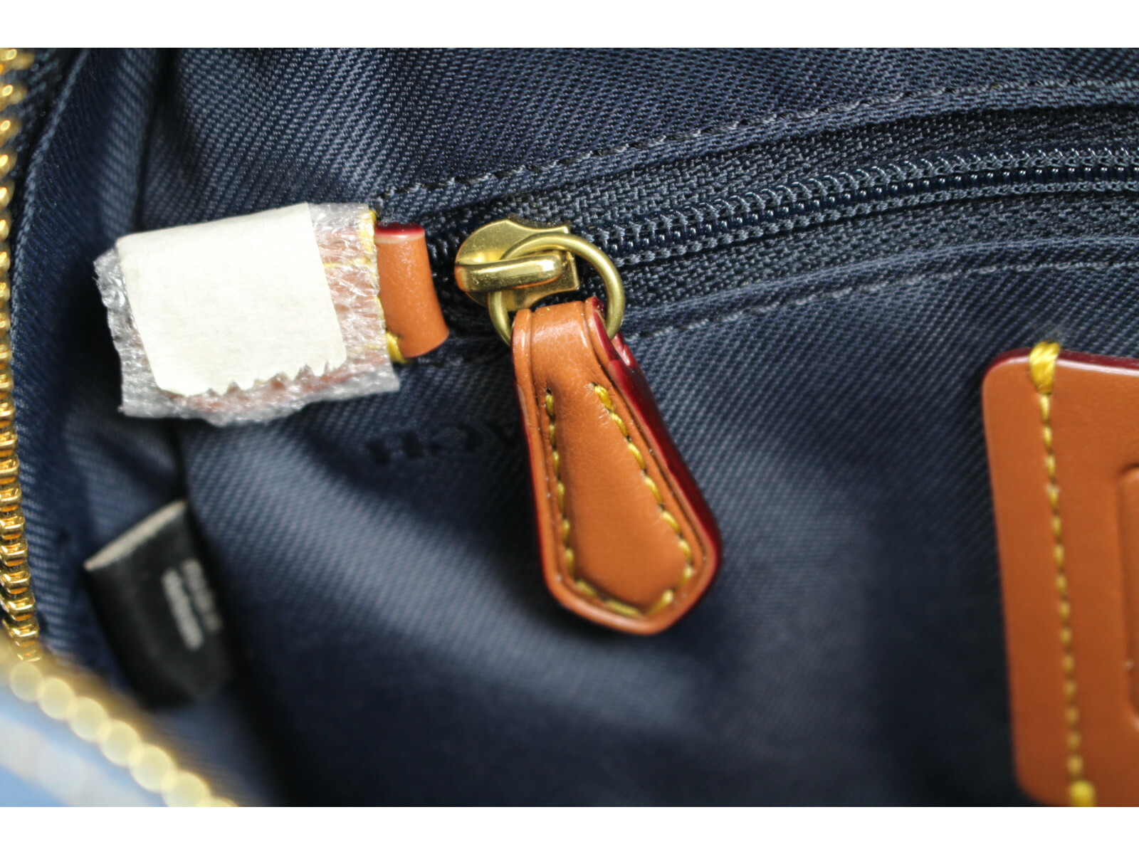 楽天市場】 COACH コーチ カメラバッグ ウィズティーローズ 68224