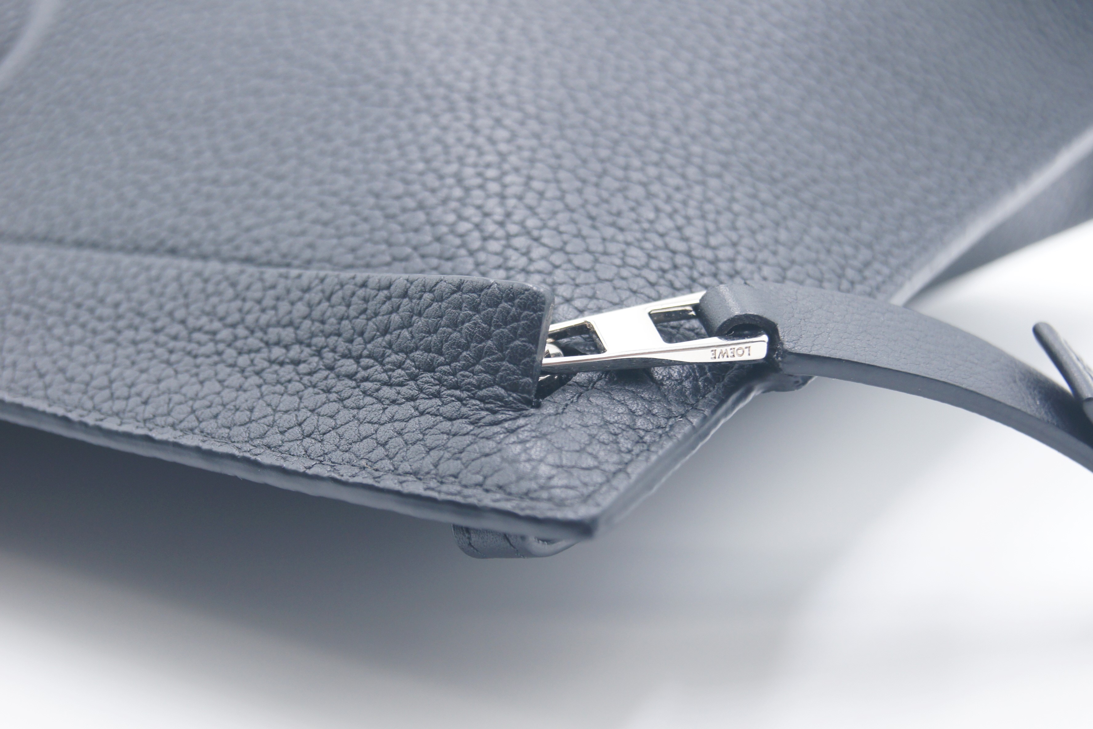 楽天市場】ロエベ【LOEWE】C500W05X1 アナグラム Tポーチ クラッチ