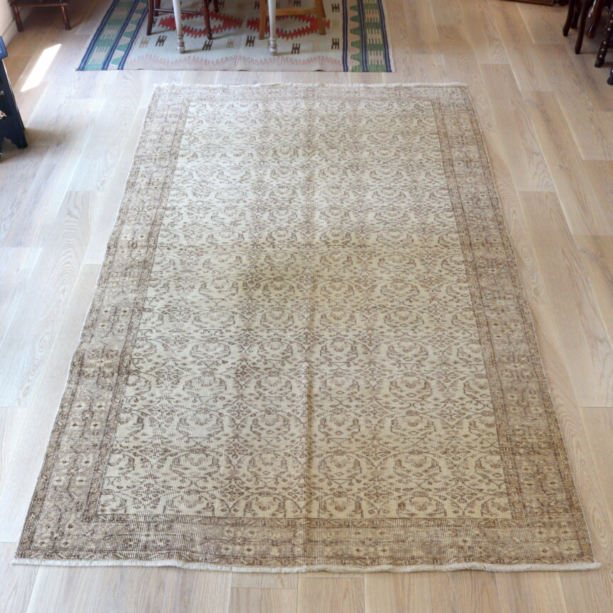 楽天市場】オーバーダイド ヴィンテージラグ ベージュ 276×166cm