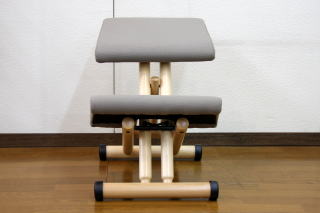 楽天市場】バランスチェア 椅子 マルチ 木部ナチュラル VARIER ヴァリ