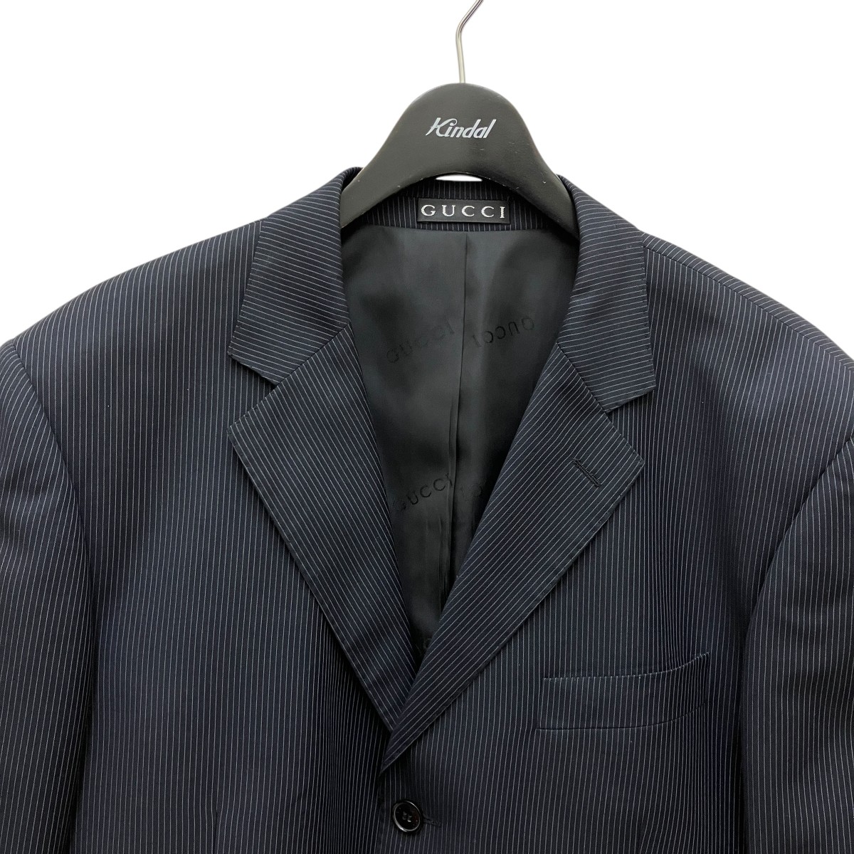 GUCCIストライプスーツブラックにネイビーストライプ52 GUCCI