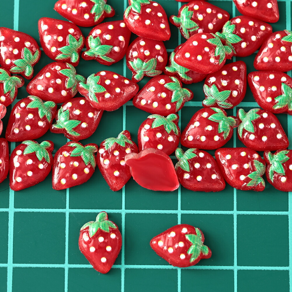 楽天市場】【2点以上まとめ買いで得得】 デコパーツ いちご 11mm 赤