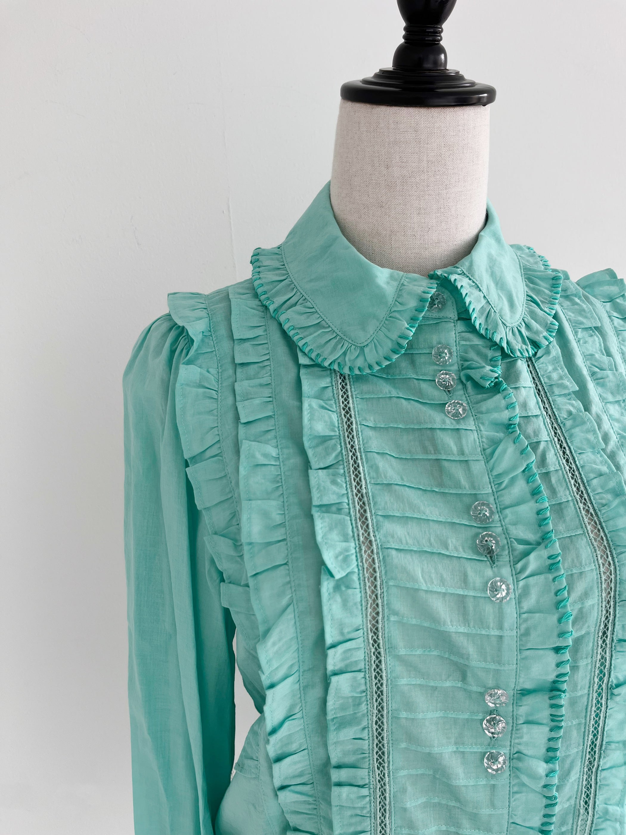 楽天市場】【MUVEIL】 シアーフリルブラウス MA232FB003 ミュベール