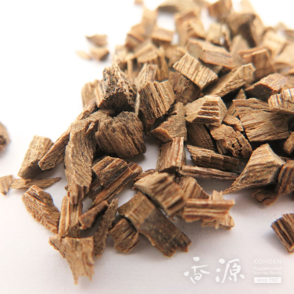 楽天市場】[送料無料]香木 伽羅 新伽羅 刻 1g : お香・線香・香木の