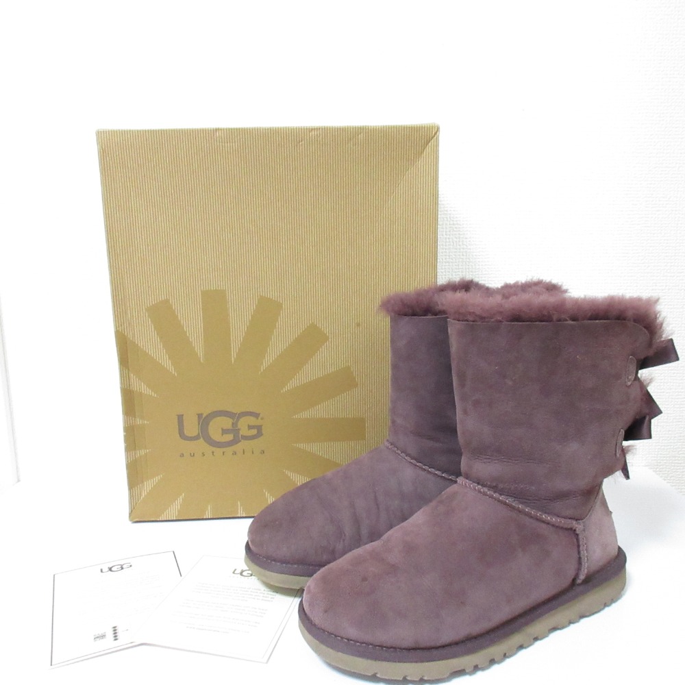 楽天市場】ムートンブーツ リボン（ブランドアグ・カラーパープル）の通販