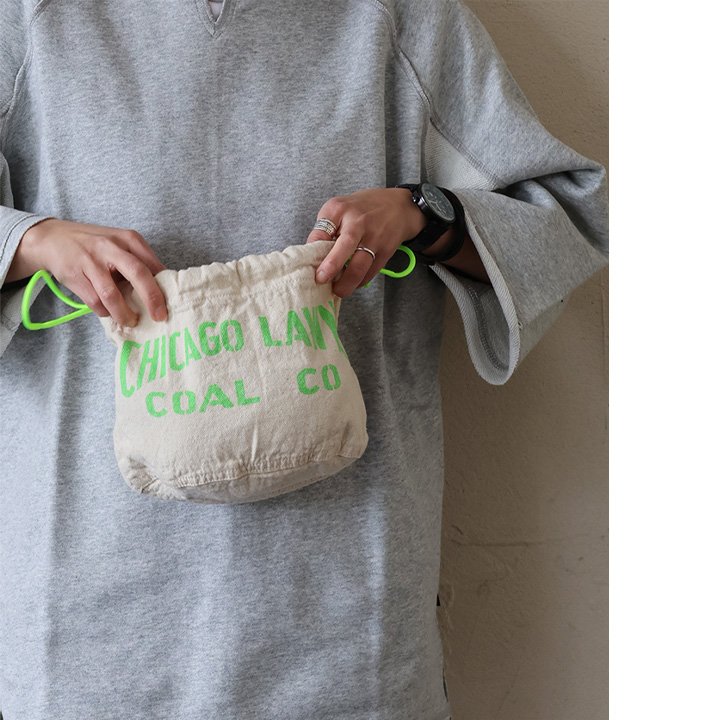 楽天市場】バッグ 巾着型 手提げ ポーチ ニュースペーパーバッグ