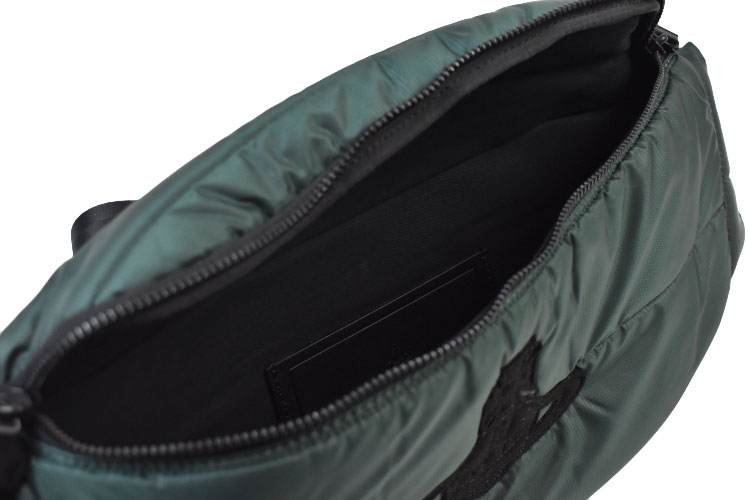 楽天市場】ヴィヴィアン ウエストウッド ボディバッグ バッグ メンズ