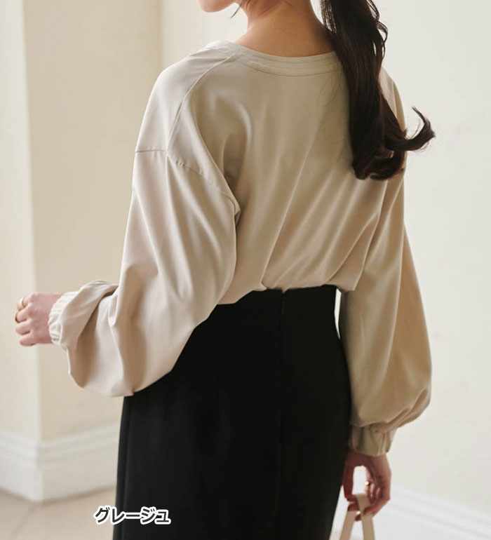 楽天市場】3つの機能付 パール調ボタン付スキッパーブラウス