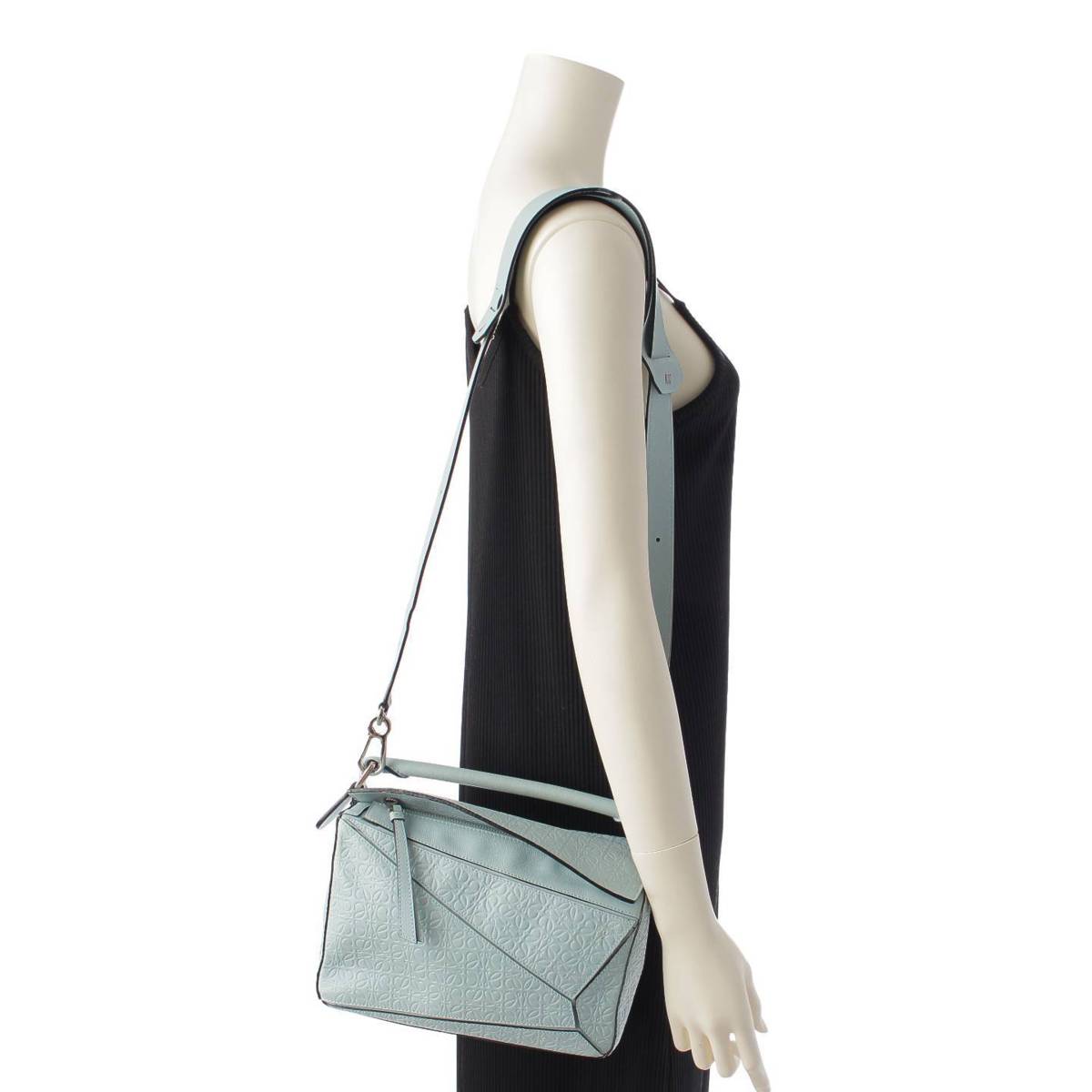 希少カラー】ロエベ ショルダーバッグ ミントグリーン ナッパレザー