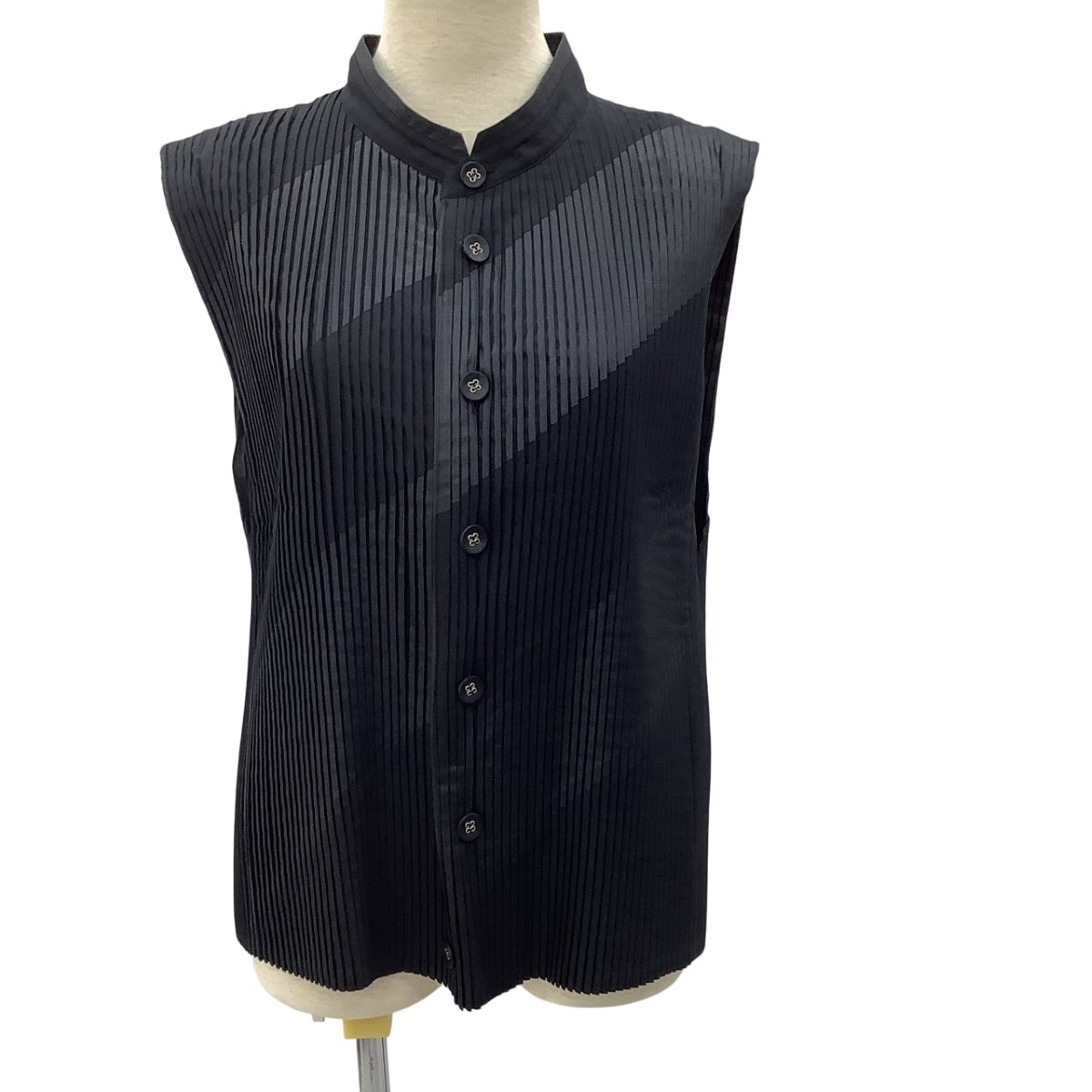 楽天市場】ベスト メンズ（ブランドイッセイミヤケ）（トップス