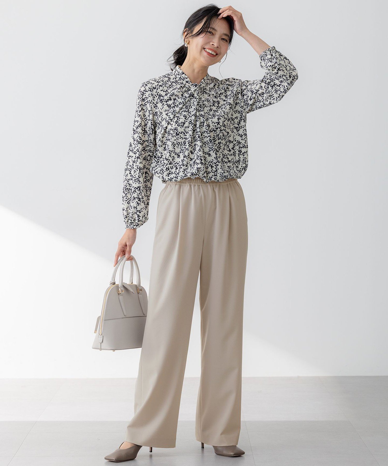 23区｜【洗える】シャドーリーフ プリント ブラウス | Rakuten Fashion