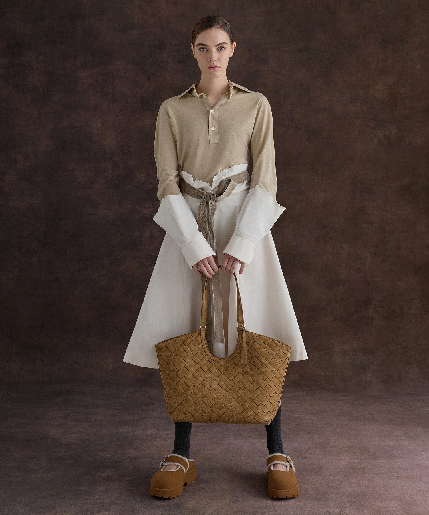 CHARLES & KEITH｜Bergen ベルゲン テクスチャーファートリムバックル