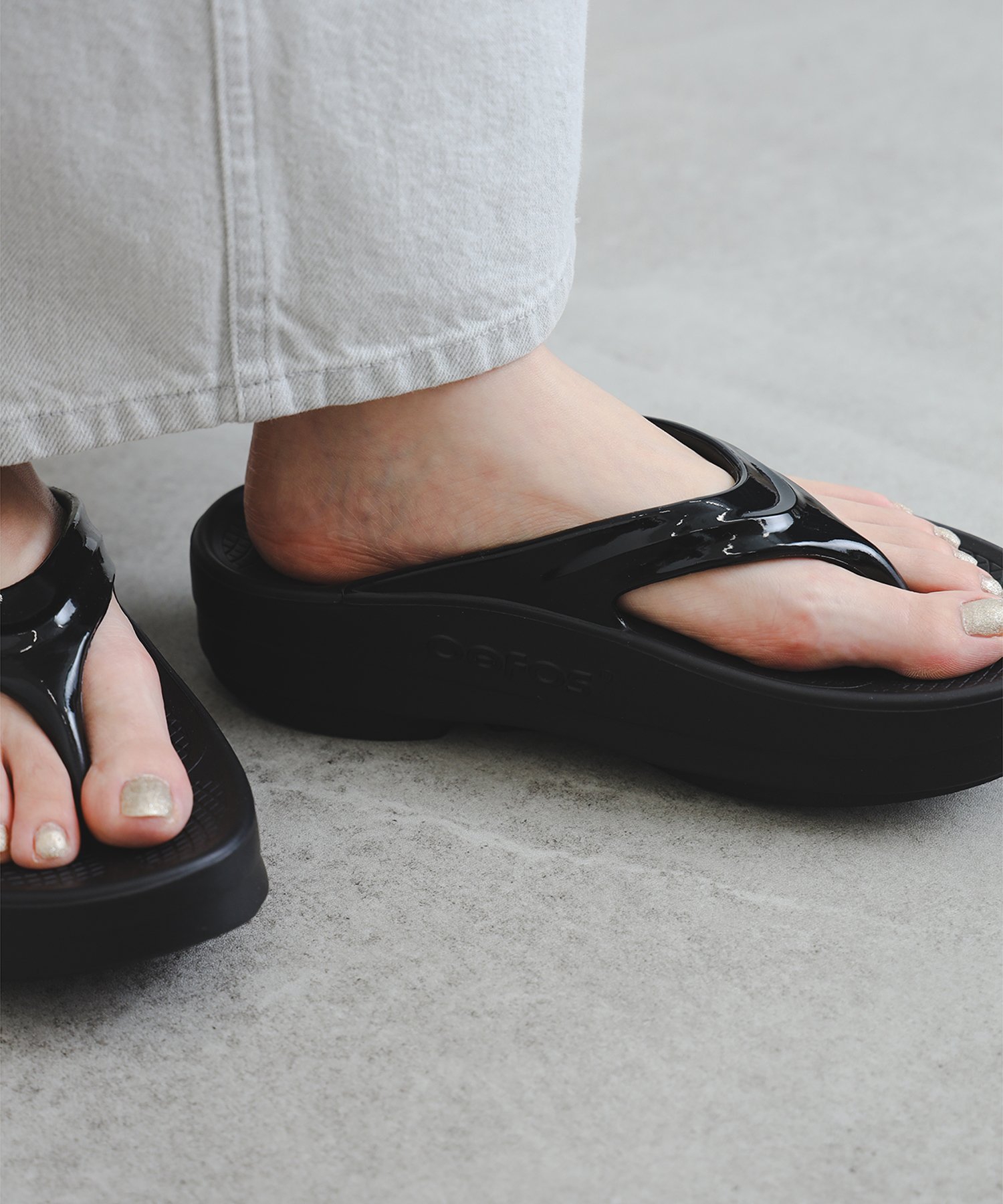 B:MING LIFE STORE by BEAMS｜OOFOS / OOmega(23~25cm) リラックス