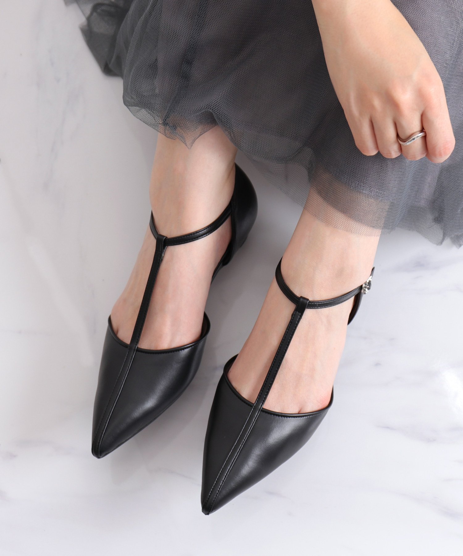 artemis by DIANA｜Tストラップ ポインテッドトゥセパレートパンプス