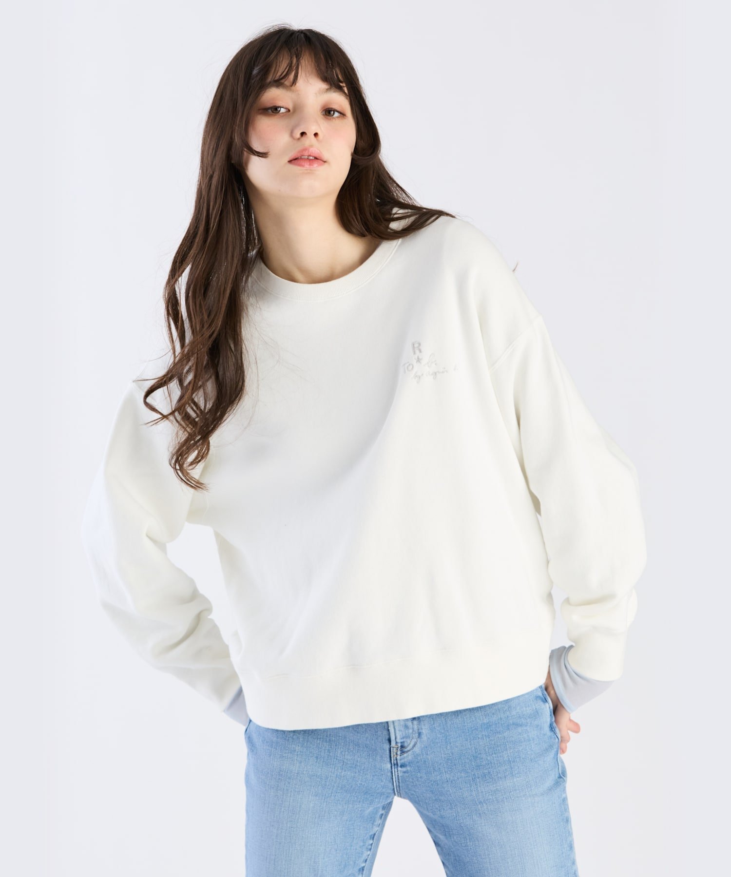 agnes b.｜To b. by agnes b. x RED CARD TOKYO OVERSIZED SWEATSHIRT