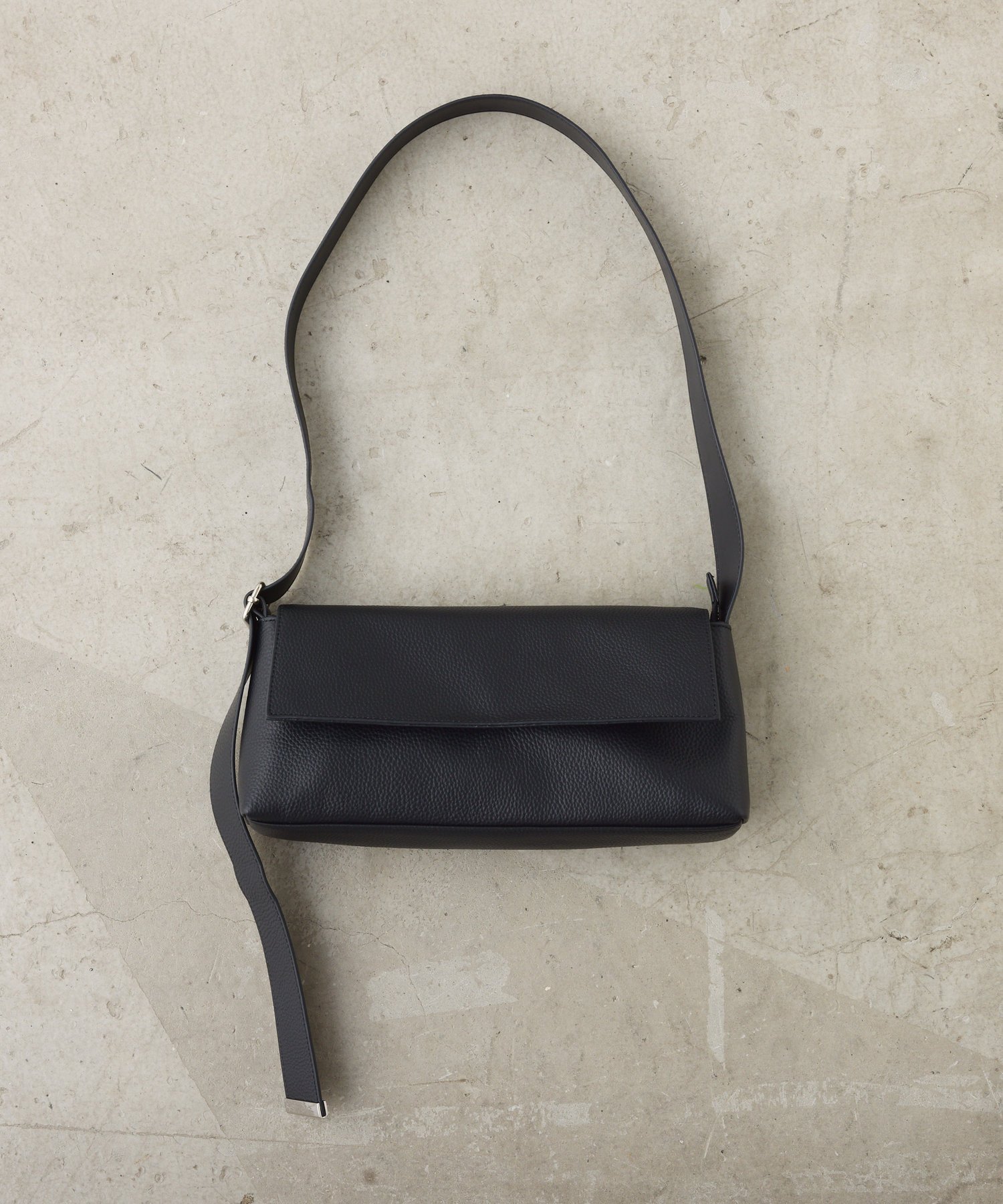 COLLAGE GALLARDAGALANTE｜【牛革/2WAY/500mlペットボトル収納可