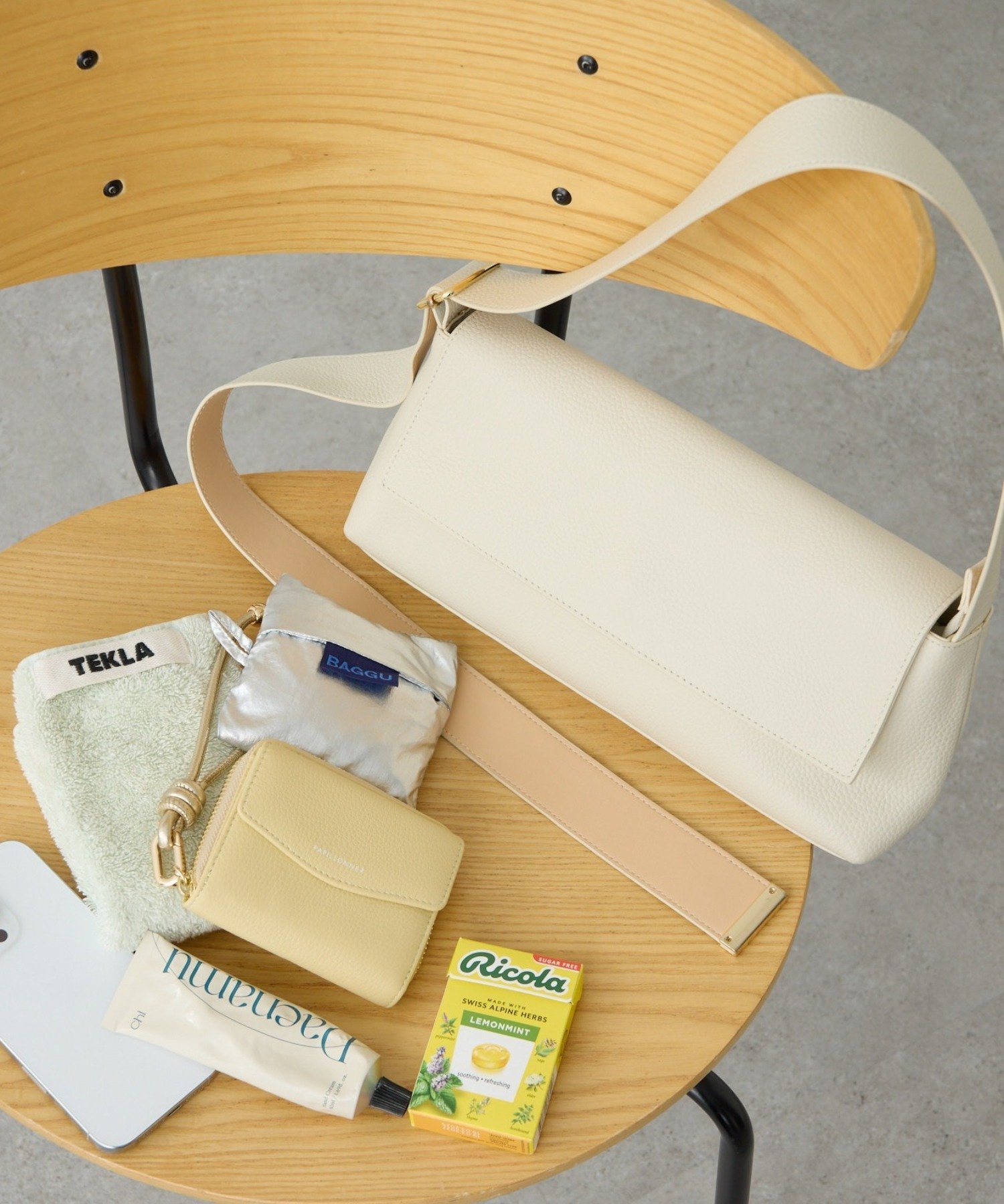 COLLAGE GALLARDAGALANTE｜【牛革/2WAY/500mlペットボトル収納可