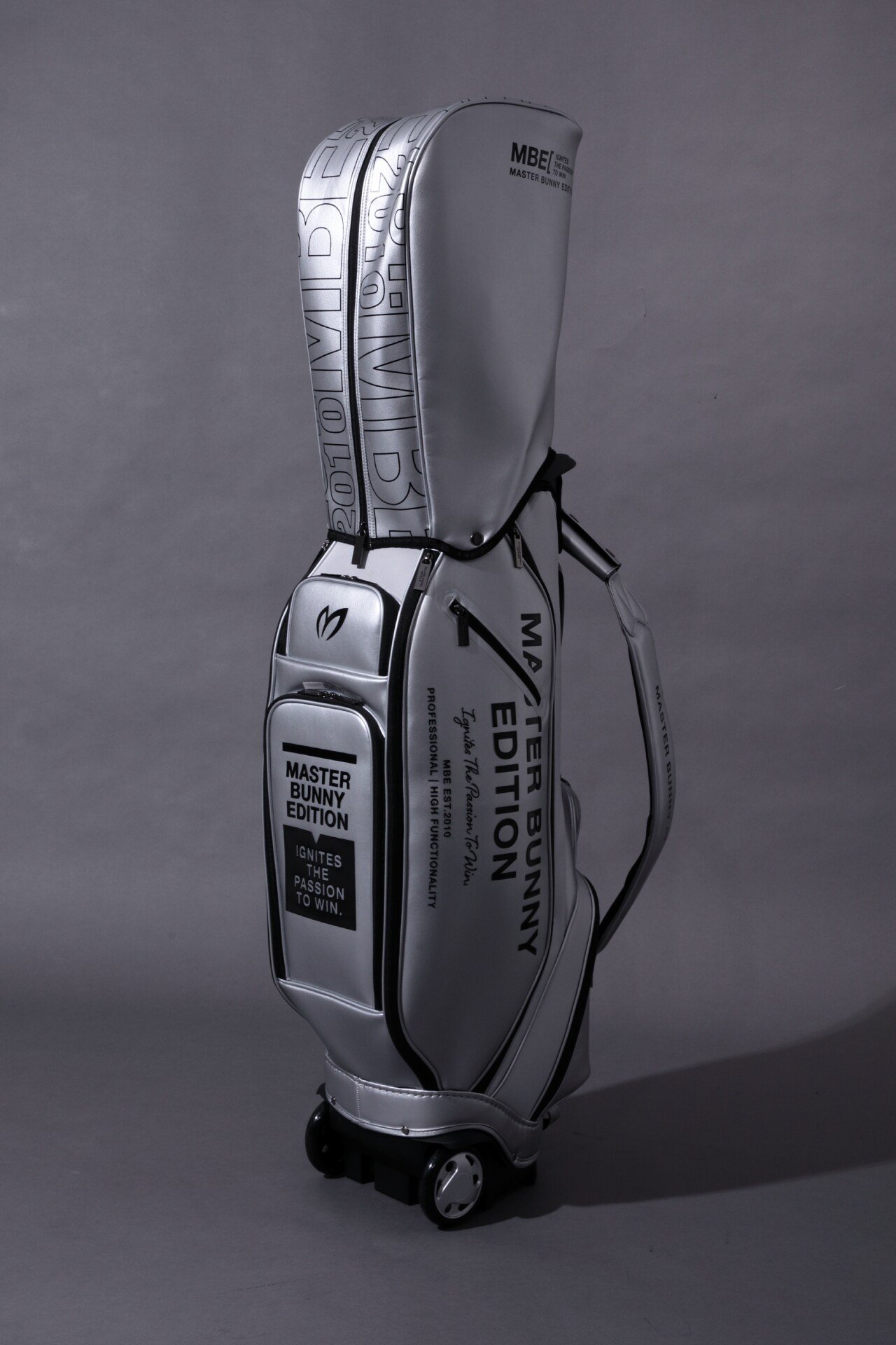 MASTER BUNNY EDITION｜キャスター付きキャディバッグ (46インチ対応