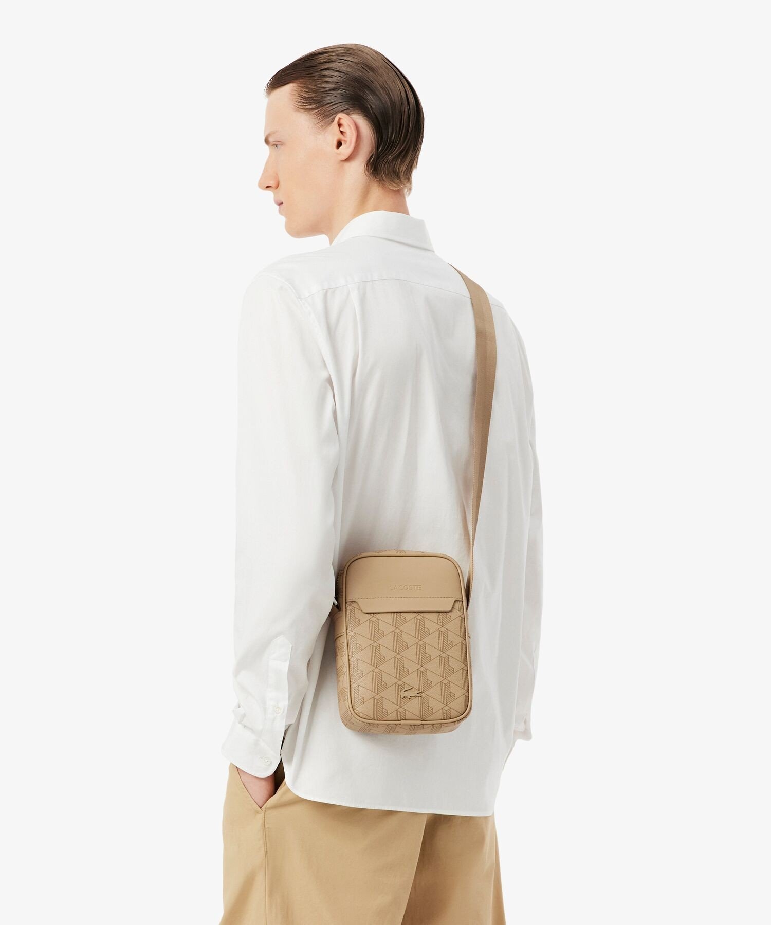 LACOSTE｜ザ ブレンド モノグラムバーティカルショルダーバッグ