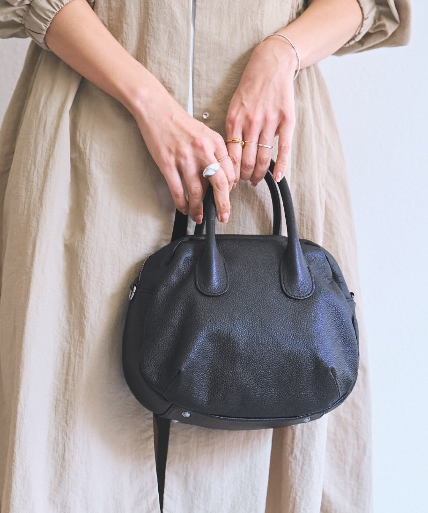 BEARDSLEY｜《本革》ラウンドミニボストンバック | Rakuten Fashion